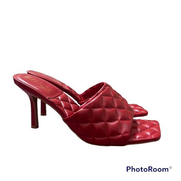 Rouge Helium Red Quilted Padded Faux Leather Square Toe Slip on Heels Size 8.5 - Picture 5 of 6